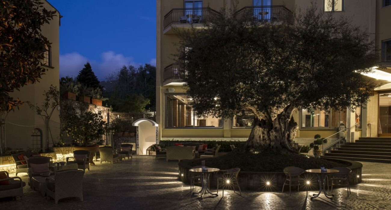 PEAK Dates Special to STUNNING Sorrento Italy - Image 2