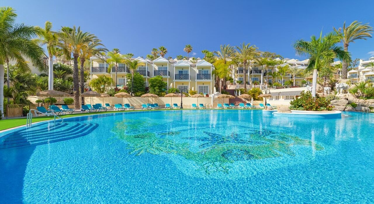4* TENERIFE FAMILY SUMMER ALL INCLUSIVE - Image 1