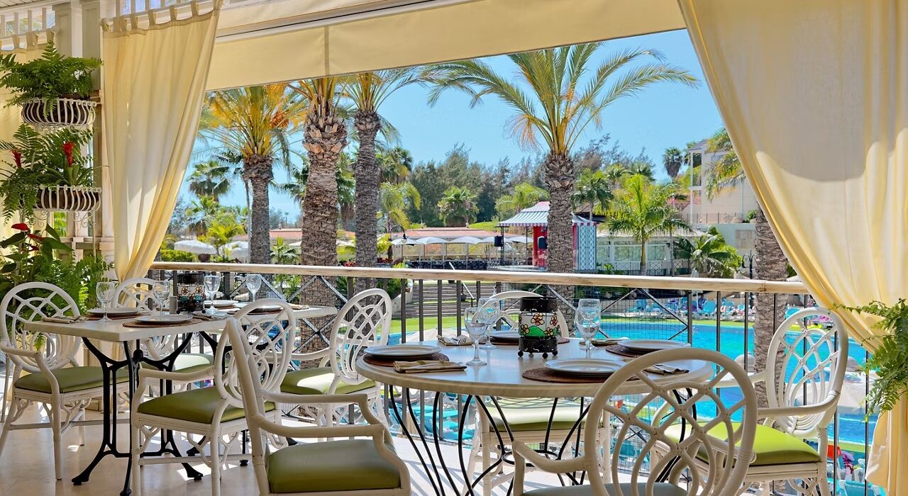 4* TENERIFE FAMILY SUMMER ALL INCLUSIVE - Image 3