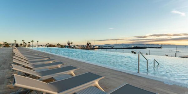 LANZAROTE SWIM UP ADULT ONLY SPECIAL