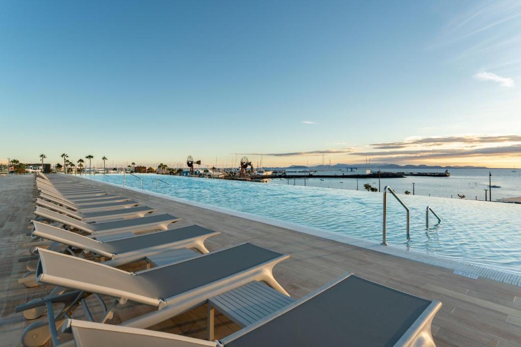 LANZAROTE SWIM UP ADULT ONLY SPECIAL - Image 1