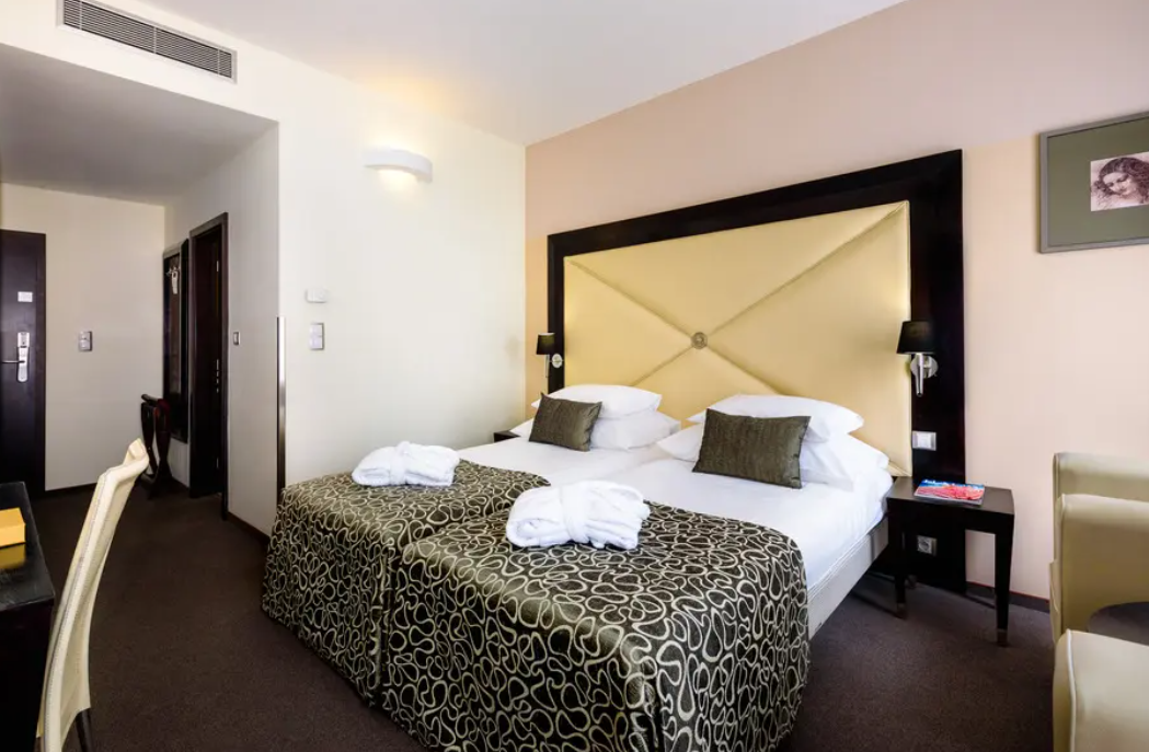 LAST MIN Summer 5* Prague NInja Deal - Image 2