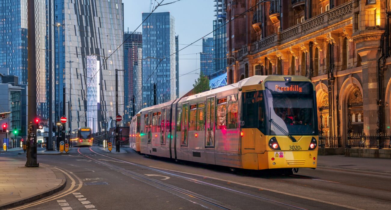PEAK Summer Manchester UK City Break BARGAIN - Image 1
