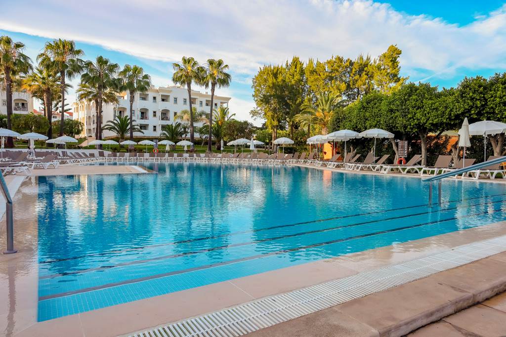 EARLY BOOKER 4* PORTUGAL STAFF RECOMMENDATION - Image 1