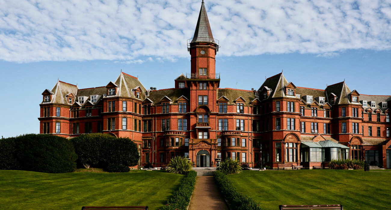 Late Year Sunday Nights at Slieve Donard Resort - Image 1