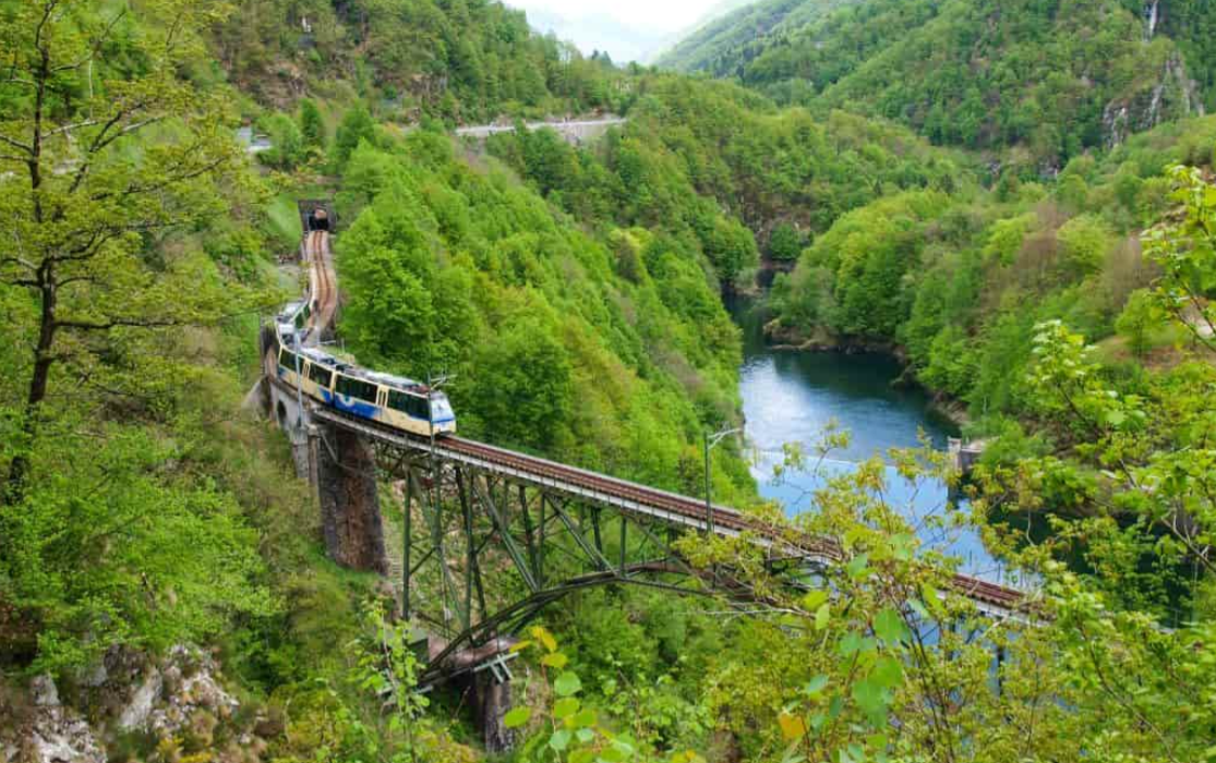 Lake Maggiore, Orta & Centovalli Railway - Image 4