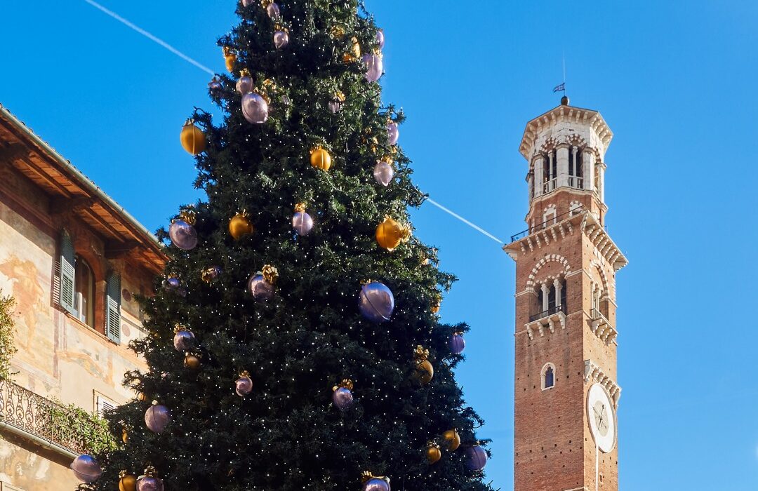 Visit the Christmas Market in Verona Italy - Image 2