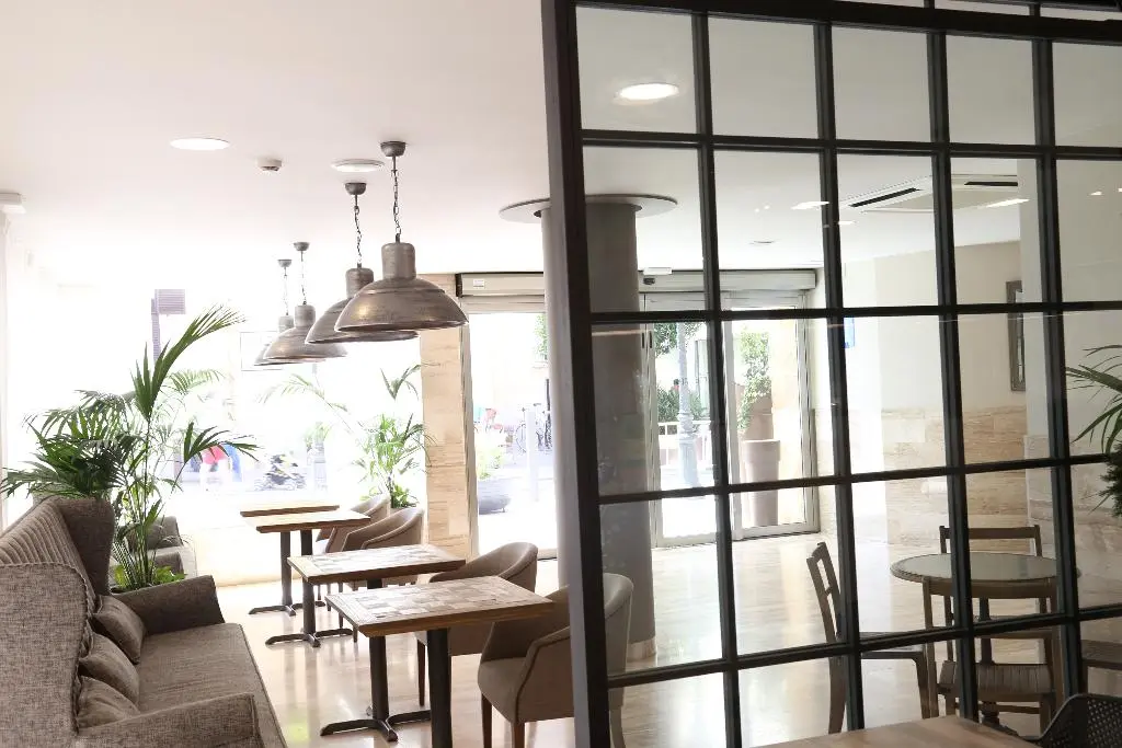 Modern beachfront Stay – Costa Brava in October - Image 2