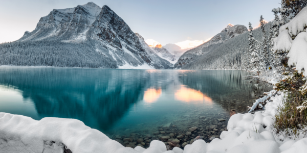 SKI IN THE HEART OF THE CANADIAN ROCKIES