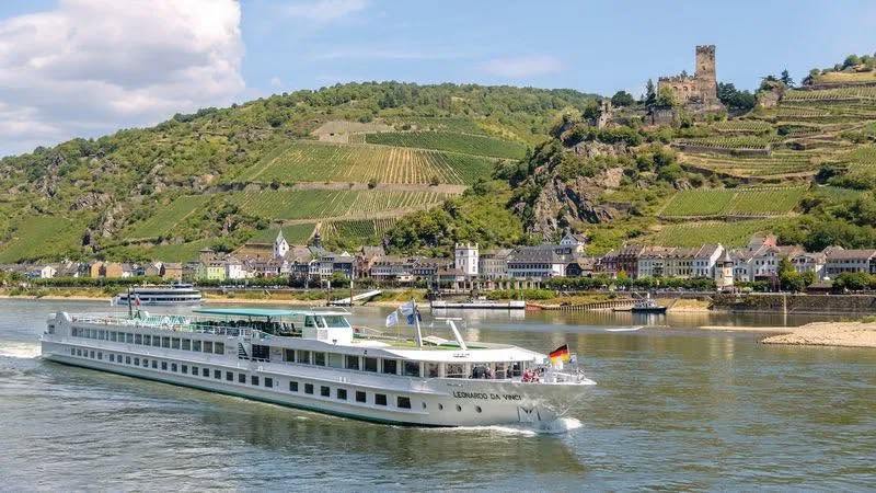 SPRINGTIME IN HOLLAND RIVER CRUISE - Image 4