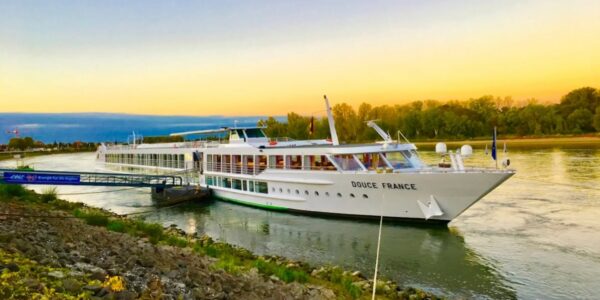 ENCHANTING DANUBE FESTIVE CRUISE 2027