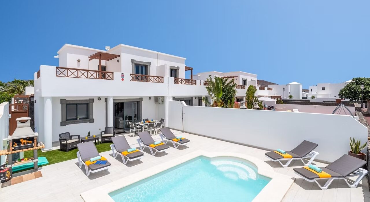 Lanzarote Family Villa LAST MIN Summer Sun - Image 3