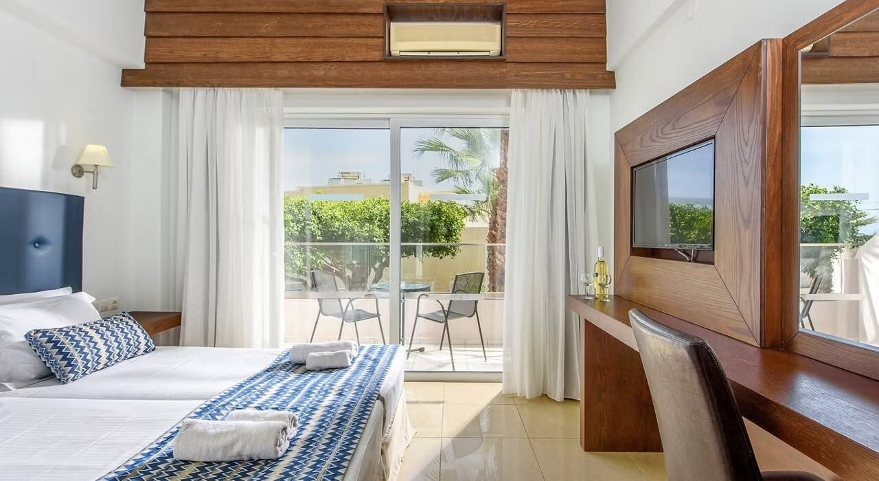 CRETE GREECE ALL INCLUSIVE FAMILY DEAL - Image 2