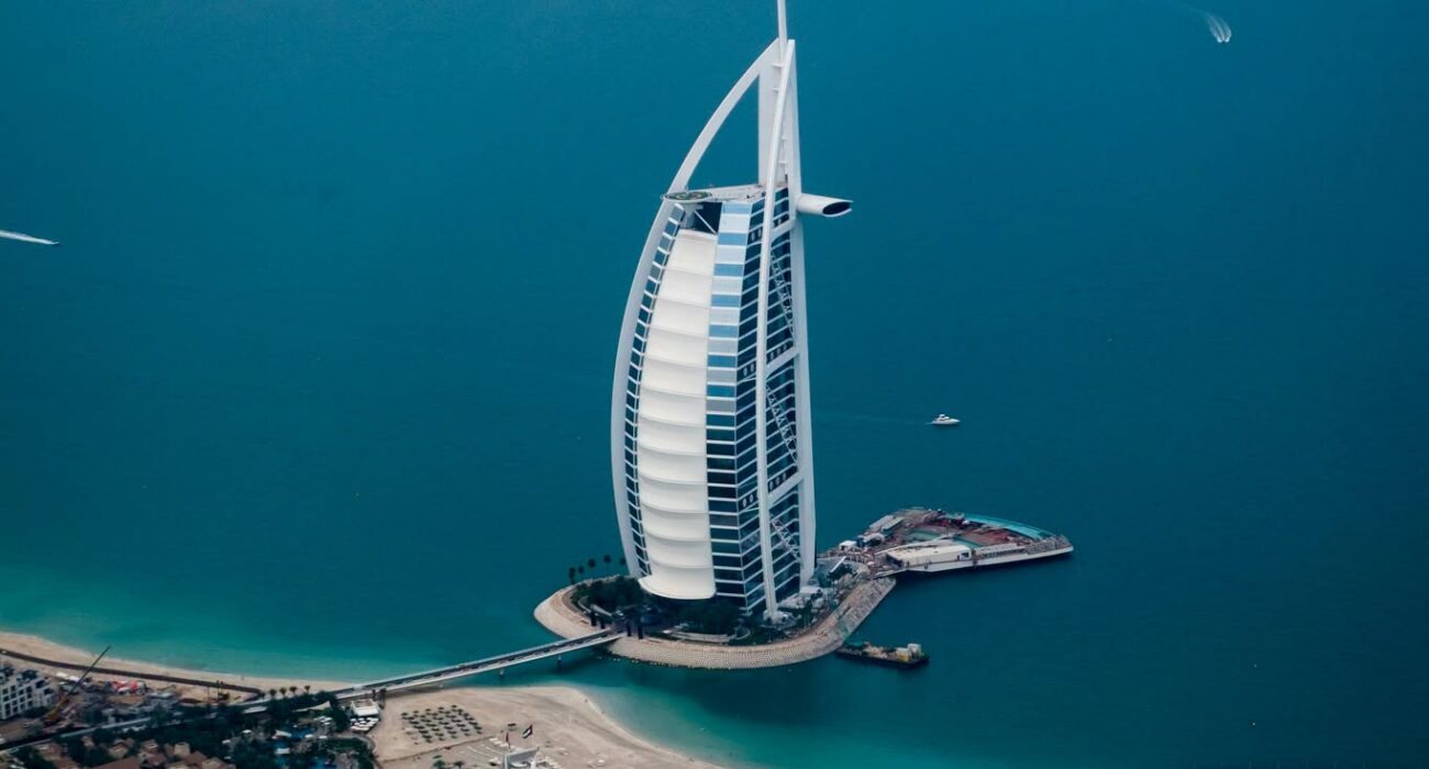 STAY ON THE PALM IN DUBAI - Image 2
