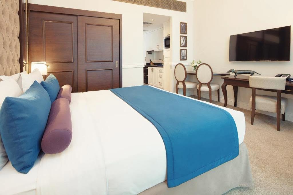 STAY ON THE PALM IN DUBAI - Image 7