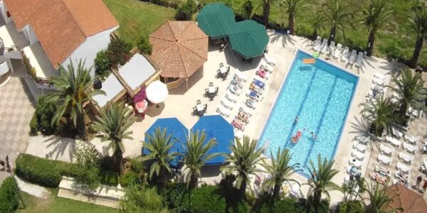 Peak Summer Corfu Mates Break = Young and Lively