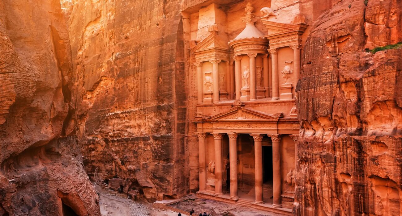 Experience Incredible Jordan 2027 Escorted Tour - Image 1