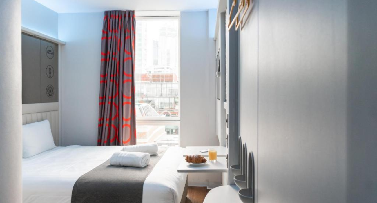 LONDON CITY BREAK WITH ABBA VOYAGE - Image 3