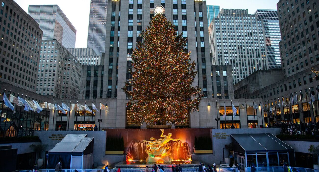 Toronto and NYC with Christmas Lights Tour - Image 1
