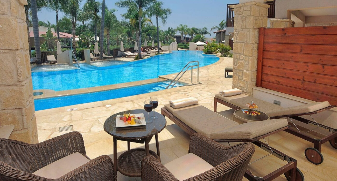 CYPRUS SWIM UP HONEYMOON VIBES - Image 2