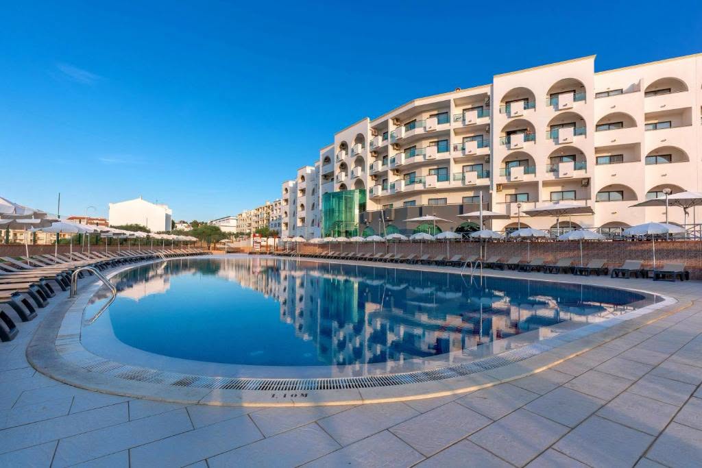 Autumn Algarve Portugal VALUE Short Break - Image 2