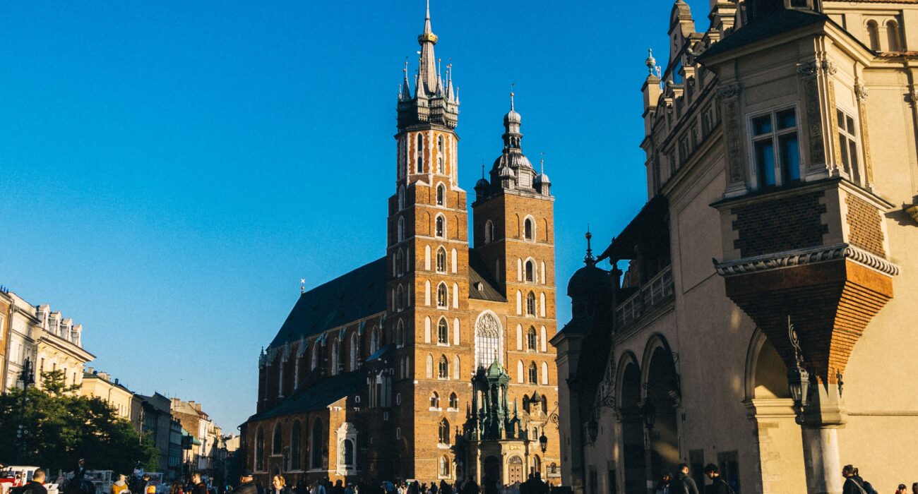 AUTUMN CITY BREAK IN KRAKOW OLD TOWN - Image 4