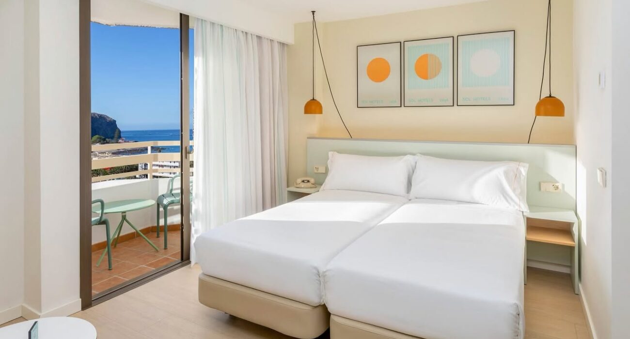 LAST MIN Stay in the ALL NEW 4* Sol Arona Tenerife - Image 4
