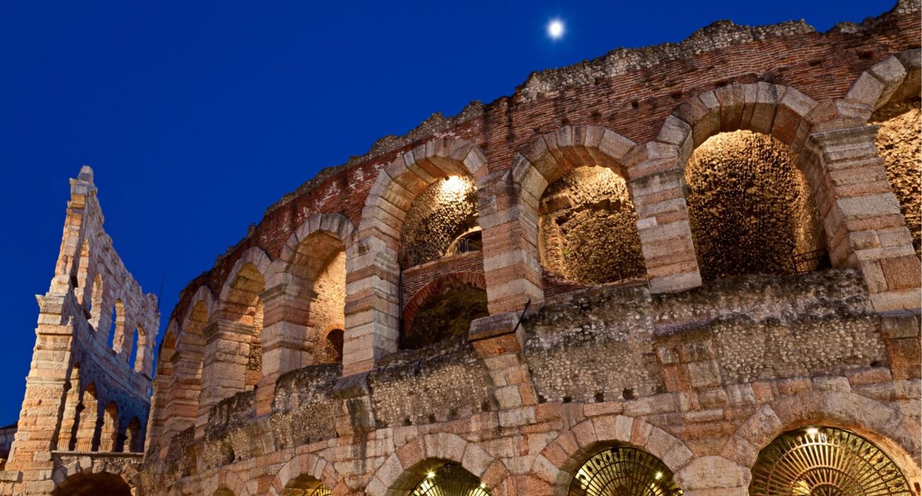 Experience the Christmas Markets in Verona Italy - Image 2