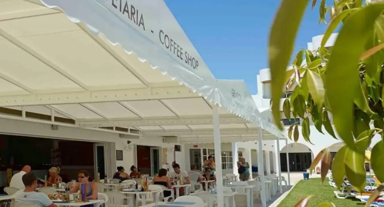 ALBUFEIRA, PORTUGAL AUTUMN SUNSHINE - Image 2
