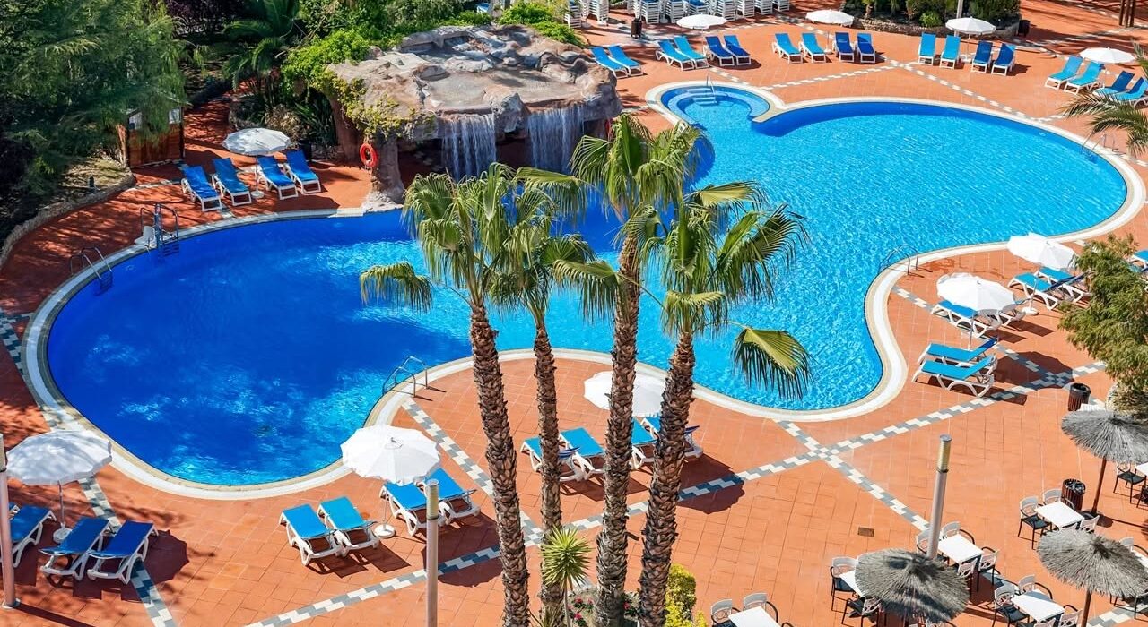 AUTUMN 4* SALOU SPAIN SUNSHINE - Image 1