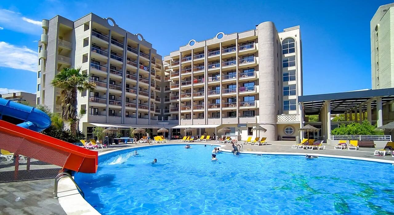 LAST MIN SUMMER SALOU FAMILY DEAL - Image 1