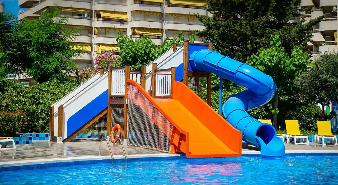 LAST MIN SUMMER SALOU FAMILY DEAL - Image 3