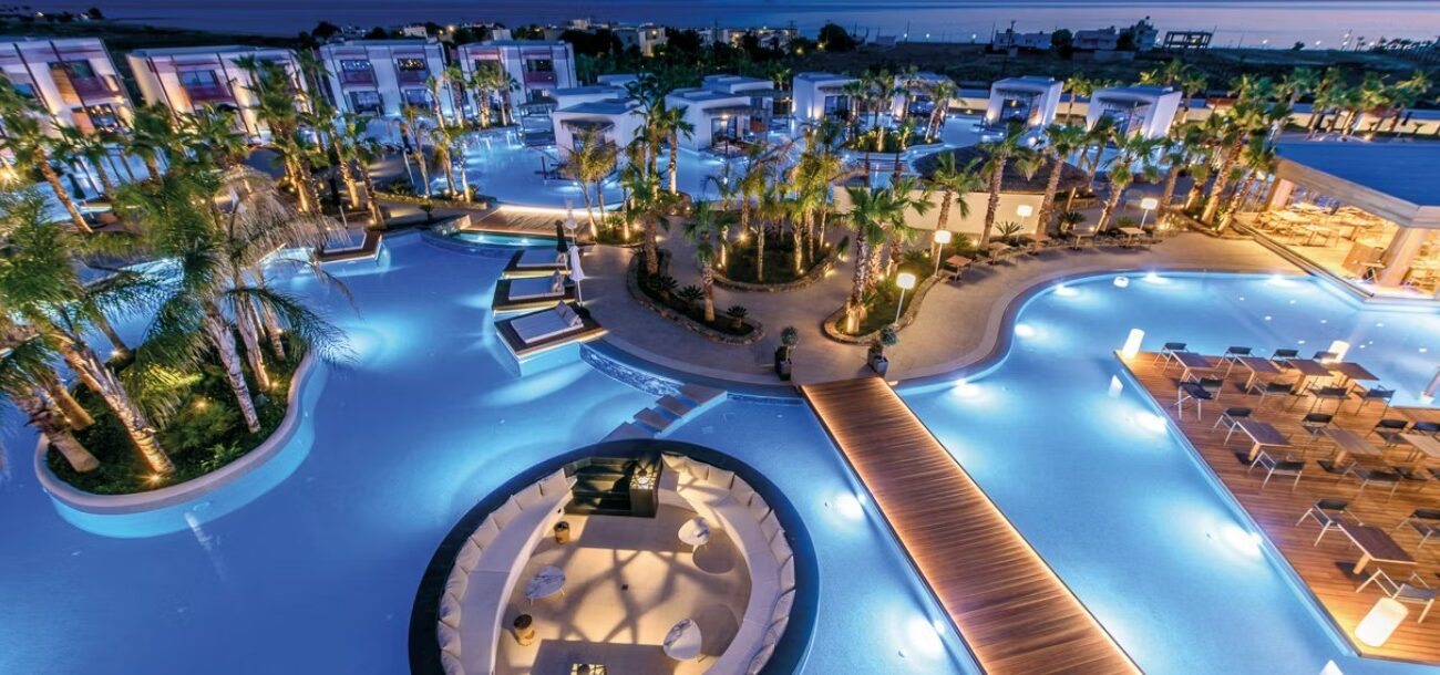 Swim Up Room at Stella Island Luxury Resort & Spa - Image 5