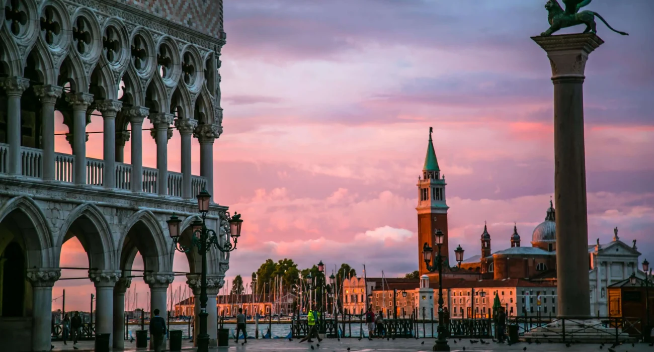 LAKE GARDA PLUS VENICE & VERONA TRIPS - Image 9