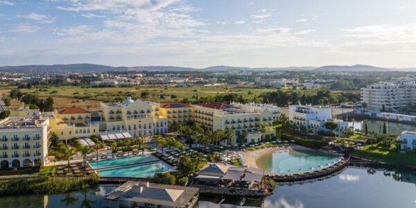 DIVE INTO ALGARVE LUXURY THIS AUTUMN