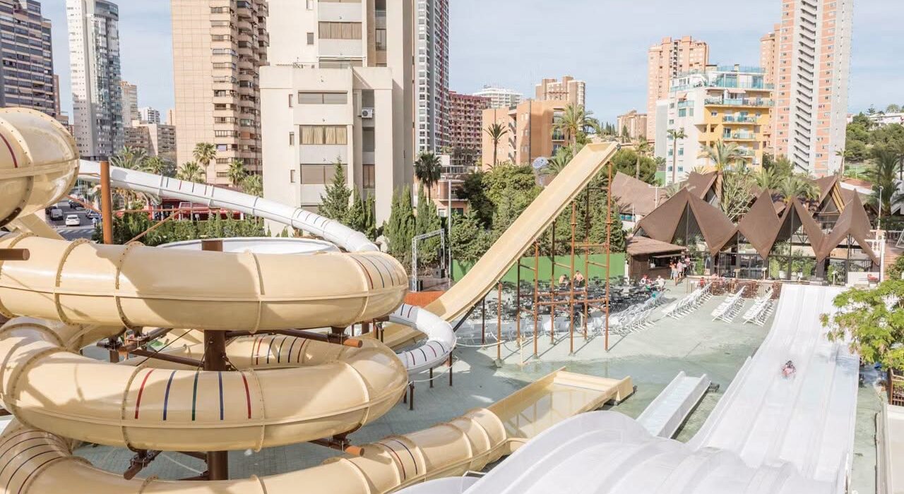 Benidorm + Waterpark + Easter = FUN HOLS - Image 1