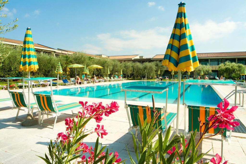 LAST MIN Lake Garda Italy 4* Summer Hols - Image 2