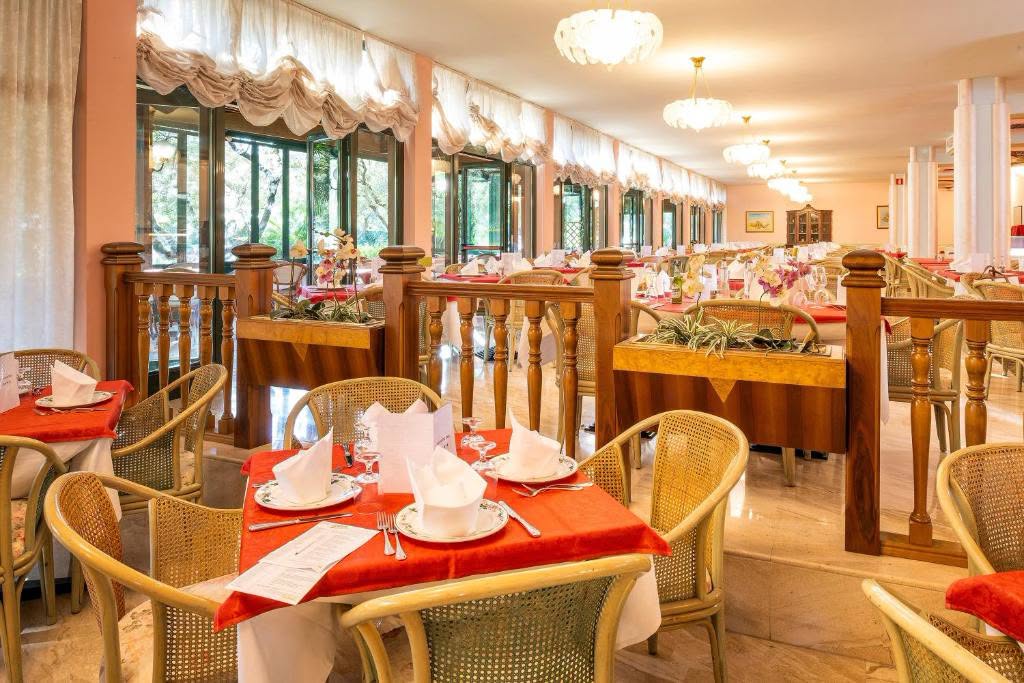 LAST MIN Lake Garda Italy 4* Summer Hols - Image 4