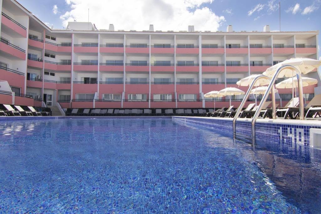 LAST MIN Algarve Portugal Family Summer Hols - Image 2