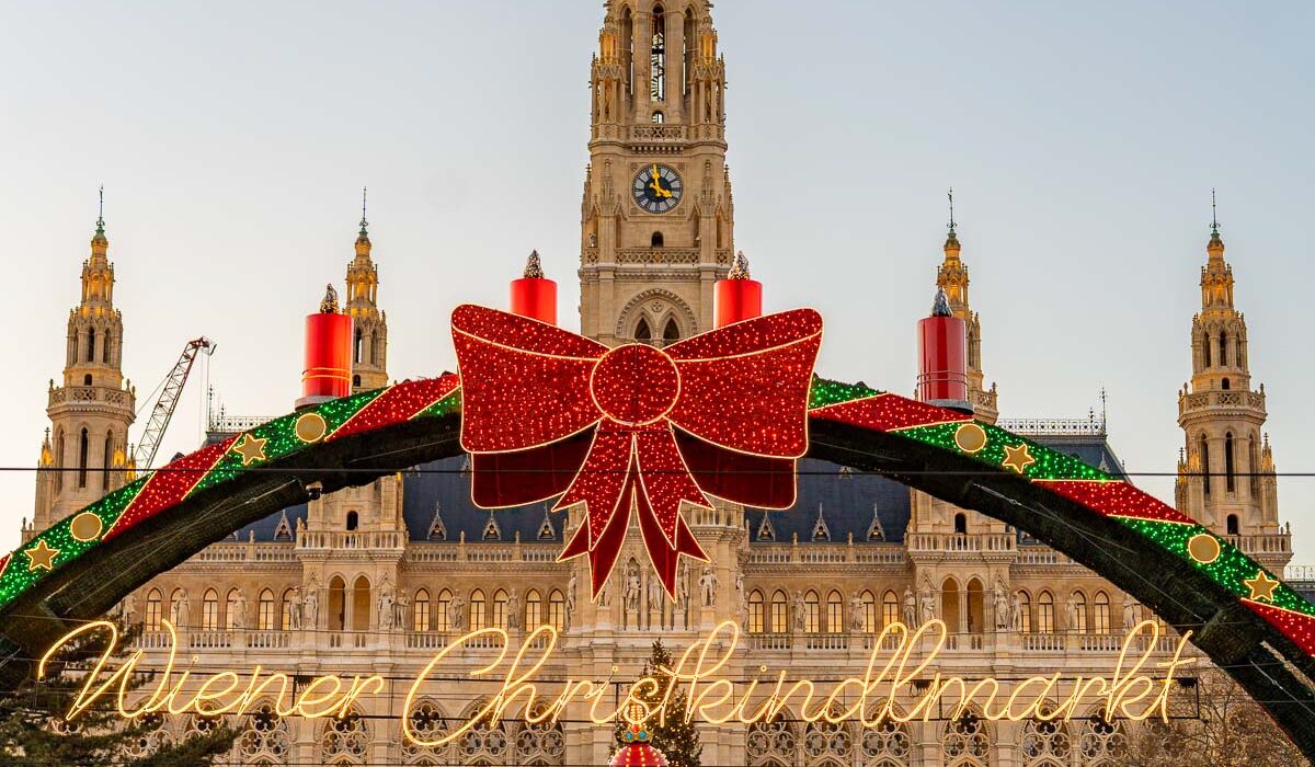 VIENNA AUSTRIA CHRISTMAS MARKETS BREAK - Image 1