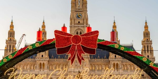 VIENNA AUSTRIA CHRISTMAS MARKETS BREAK