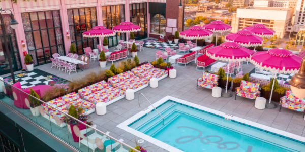BUSINESS CLASS Nashville at Dolly Parton Themed Hotel