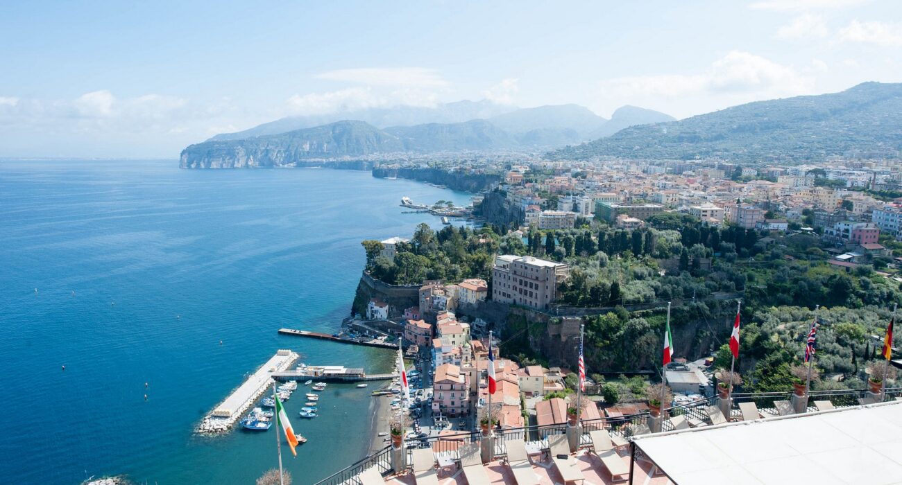Mid August LAST MIN 4* Sorrento Summer Hols - Image 1