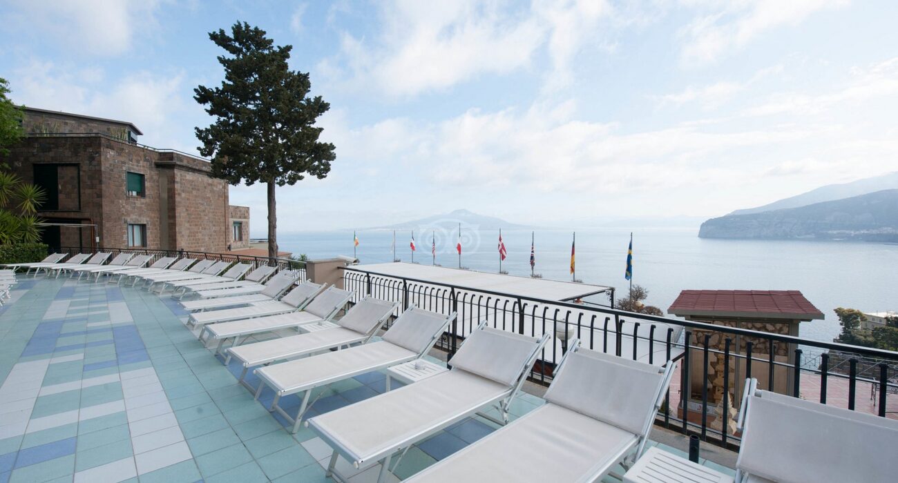 Mid August LAST MIN 4* Sorrento Summer Hols - Image 9