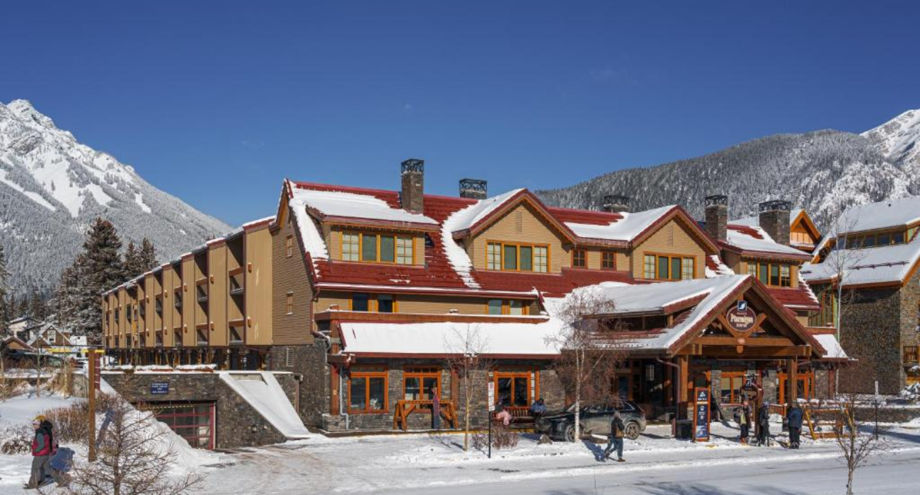 SKI IN BANFF & 1 NIGHT IN TORONTO CANADA - Image 4