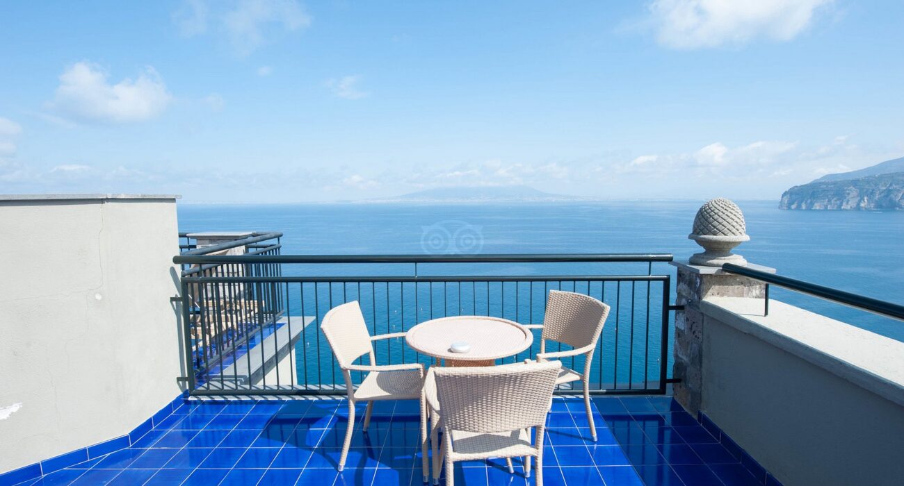 Mid August LAST MIN 4* Sorrento Summer Hols - Image 7