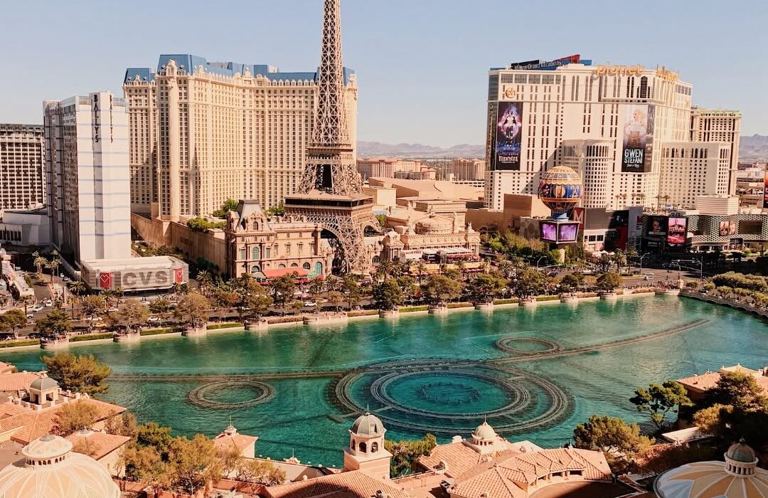 Summer Special to VIVA LAS VEGAS USA - Image 3