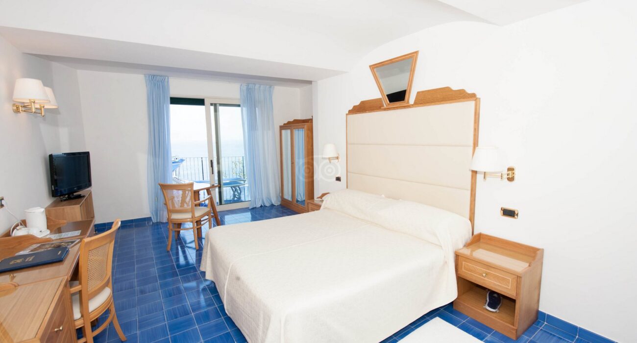 Mid August LAST MIN 4* Sorrento Summer Hols - Image 6