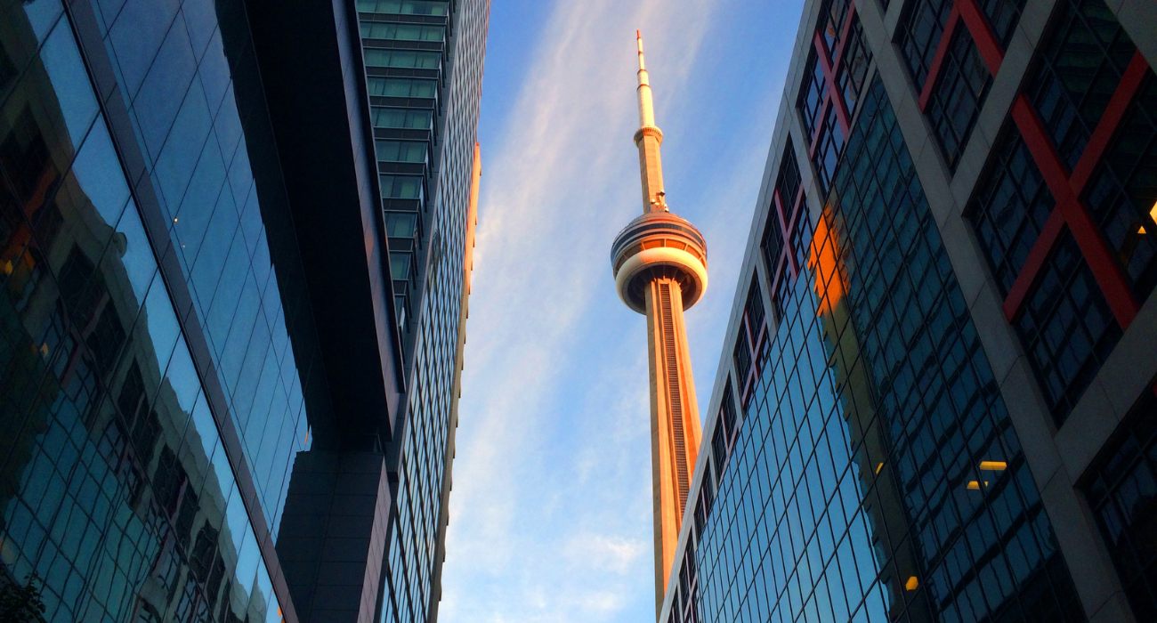 SKI IN BANFF & 1 NIGHT IN TORONTO CANADA - Image 7
