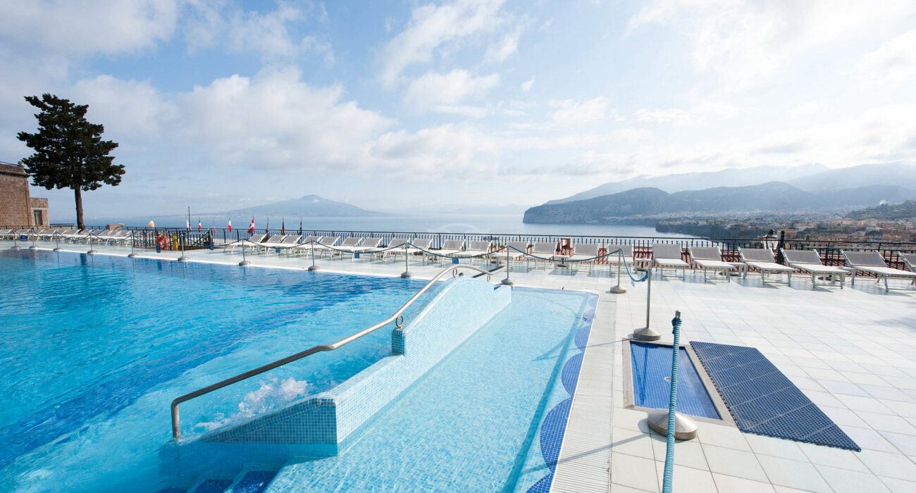 Mid August LAST MIN 4* Sorrento Summer Hols - Image 4